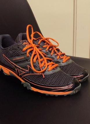 Кросівки чоловічі mizuno для бігу чорні з помаранчевим