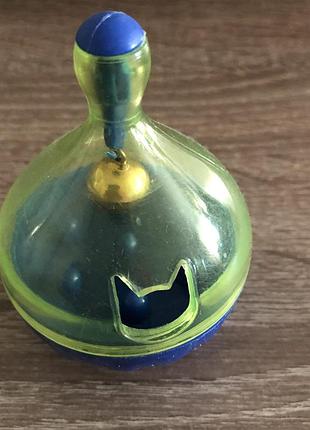 Іграшка годівниця shaking pet для кота/собаки. інтерактивна годівниця для тварин