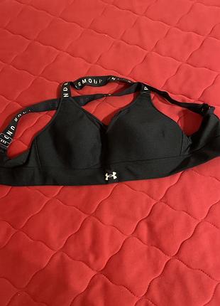 Топ жіночий under armour для спорту чорний