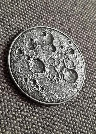 Коллекционная монета месяц 40 мм 3