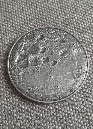 Коллекционная монета месяц 40 мм 4