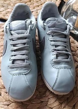 Трендовые женские кроссовки nike cortez кожа стан идеал размер 38,5 стелька 25 см