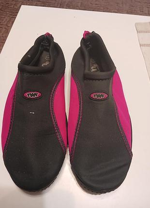 Аквашузи (коралки) бренду aqua speed (модель aqua shoe). розмір 42, устілка 27,5 см., для захисту ніг від гострого каміння, уламків та морських їжаків