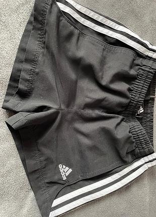 Спортивні шорти жіночі adidas чорні з лампасами