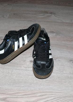 Кросівки adidas samba  37 розмір