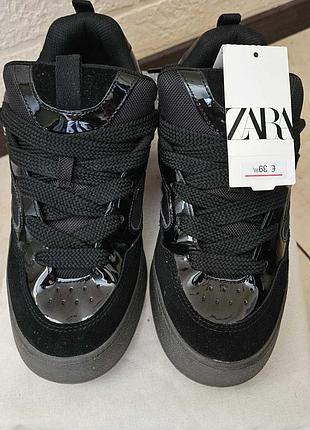 Снікерси лаковані zara