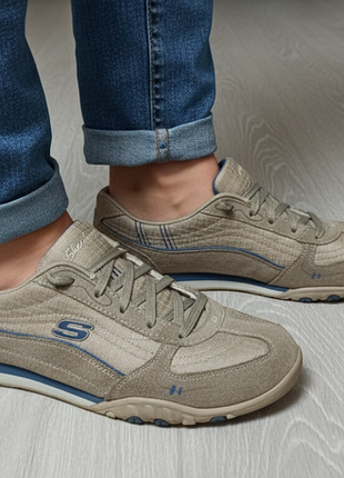 Женские кроссовки skechers