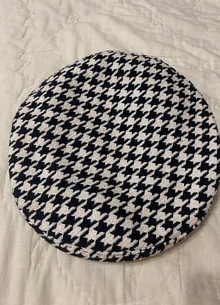 Трендовый берет bershka в крупную клетку («гусиная лапка» / houndstooth) - размер m / 56 см