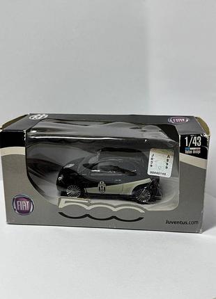 Колекційна моделька mondo motors fiat 500 juventus edition, чорний/білий, масштаб 1:43