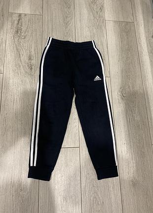 Штани спортивні утеплені adidas 7-9 років