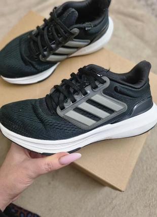 Кросівки унісекс adidas чорні 35р 22см