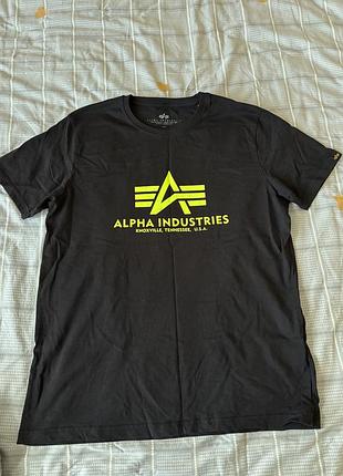 Футболка чоловіча alpha industries чорна з принтом