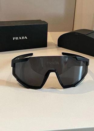 Сонцезахисні окуляри prada