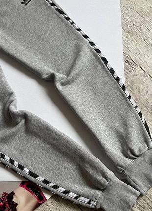 Спортивные штаны adidas 4