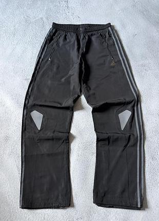 Вінтажні штани adidas vintage, на затяжках, чорного кольору, s розмір