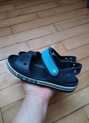 Босоножки crocs