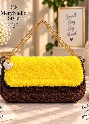Сумка-багет женская merynadinstyle пушистая желто-коричневая ручной работы с золотистой цепочкой