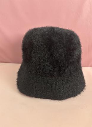 Пухнаста панама urban outfitters (ангора/екохутро), тренд y2k