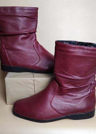 Полусапожки чоботи clarks  р.39 довжина устілки 25,5 см.
