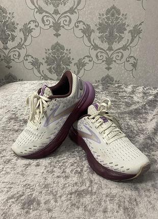 Кросівки brooks
