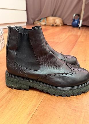 Жіночі осінні сапоги estro