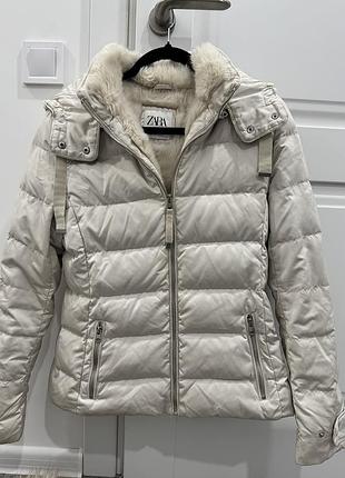 Жіночий пуховик zara бежевий зимовий