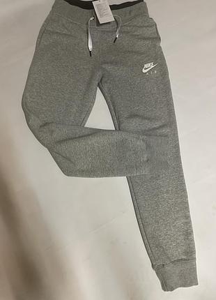 Чоловічі спортивні штани nike утеплені сірі розмір s