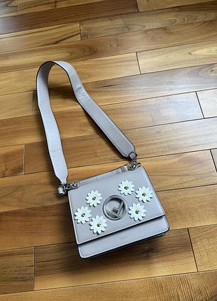 Сумка для жінок fendi бежева з квітковим принтом
