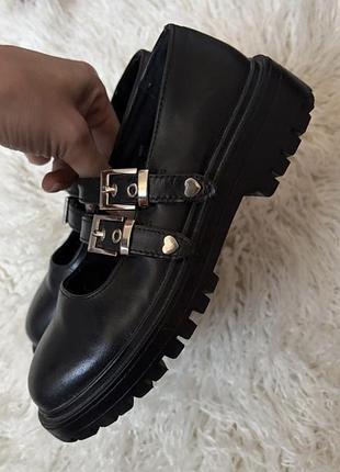 Шикарные туфли reserved для девочки натуральная кожа стиль zara