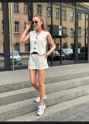Женский костюм в полоску жилет и шорты белый maybel 3xl