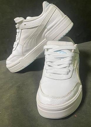 Білі з вишивкою шкіряні кросівки puma