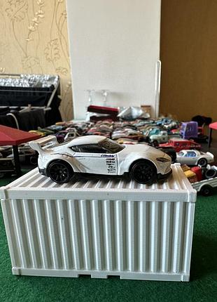 Колекційна моделька hot wheels '20 toyota gr supra (pandem) біла
