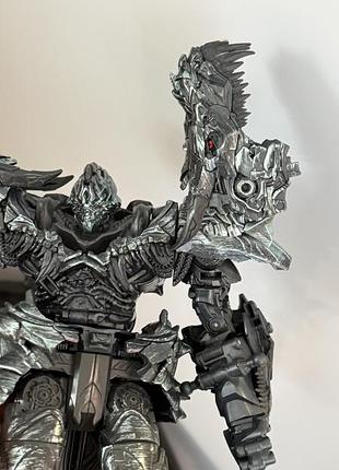 Колекційна фігурка трансформер transformers studio series гримлок / мегатрон, сірий 2