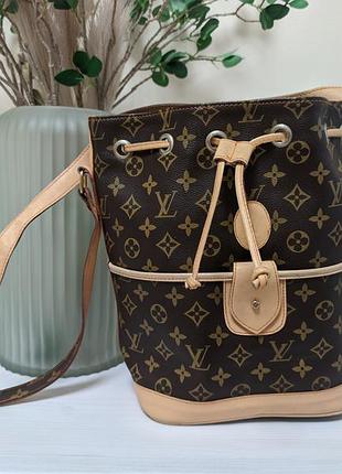 Женская сумка-ведерко в стиле louis vuitton monogram noé