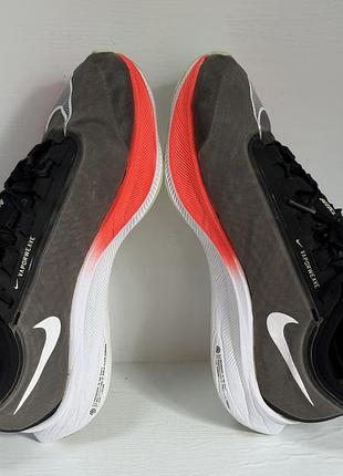 Nike zoom fly 3 кросівки 8