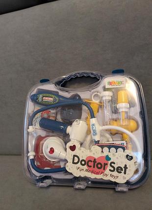 Детский игровой набор доктора doctor set в чемодане (новый / в отличном состоянии)