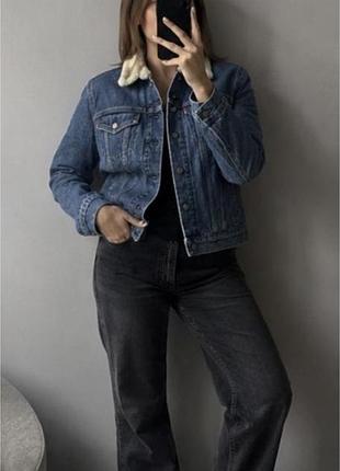 Розпродаж!levi’s утеплена джинсова куртка sherpa, розмір m-s