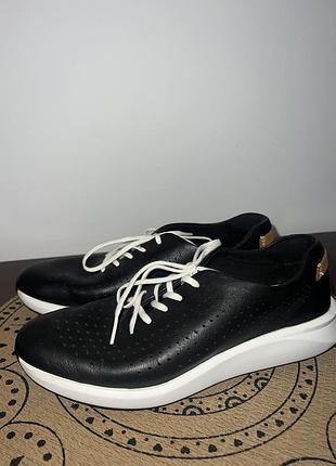 Кросівки clarks шкіряні кросівки 38 р