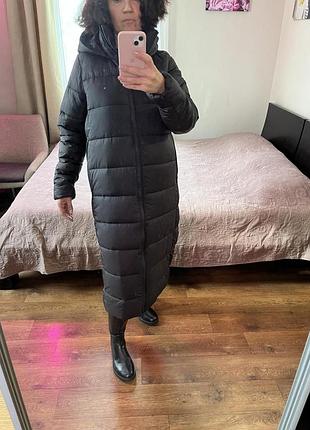 Новий довгий чорний пуховик zara s-m