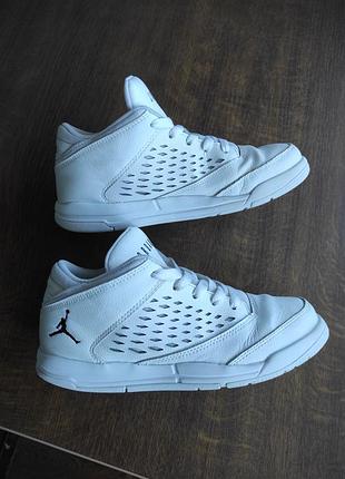 Шкіряні оригінальні кросівки nike jordan, розмір 35, на стопу 21,5-22 см