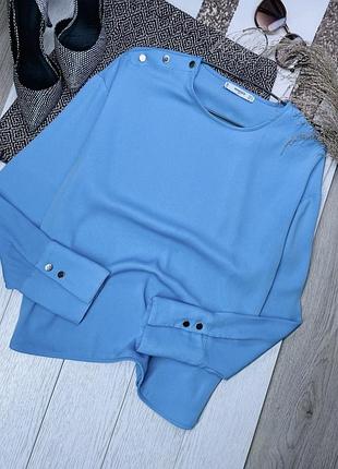 Блакитна блуза mango s oversize пряма блуза асиметрична базова блуза з ґудзиками на плечах