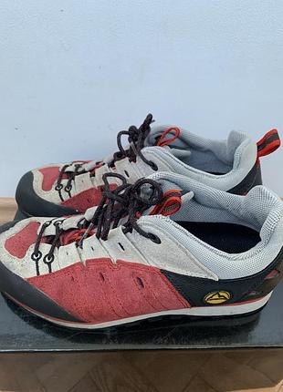 Кросівки трекінгові( скельники) la sportiva