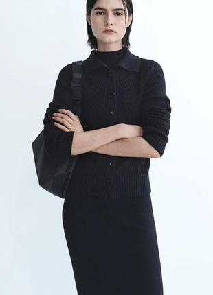 Черное трикотажное платье в рубчик (смесь шерсти), uniqlo 6