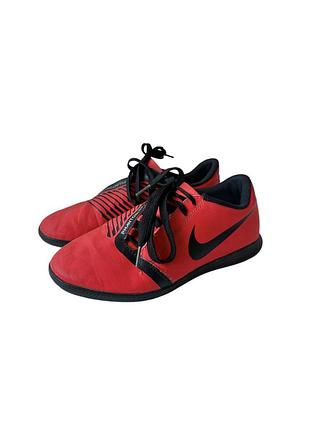 Футзалки nike phantom vnm club ic, червоного кольору 37.5 (23.5 см)