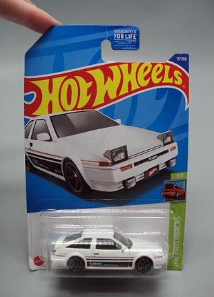 Машинка модель автомобиль hot wheels toyota ae86 sprinter trueno белая туота No19063с