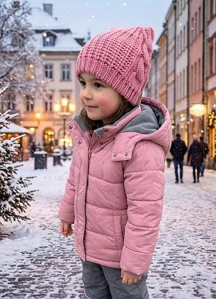 Шапка на дівчинку з акрілу, на підкладці з флісу, на осінь та зиму.