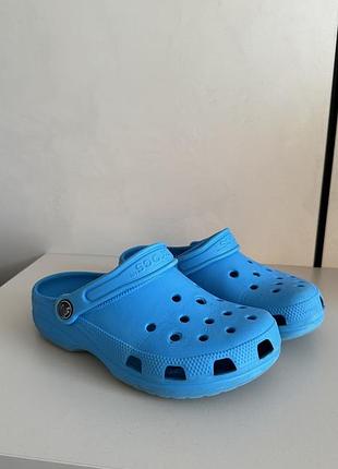 Crocs сині