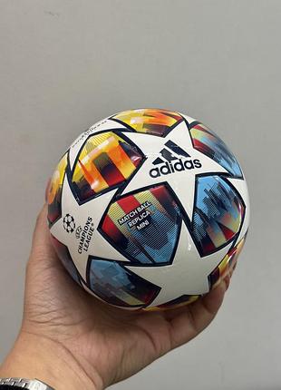 Міні-м'яч adidas finale 22 mini,офіційного ігрового м'яча плей-оф та фіналу ліги чемпіонів уєфа сезону 2021/2022