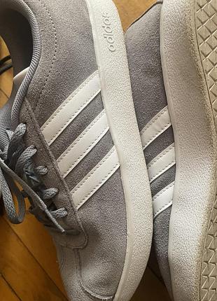 Кросівки adidas 5