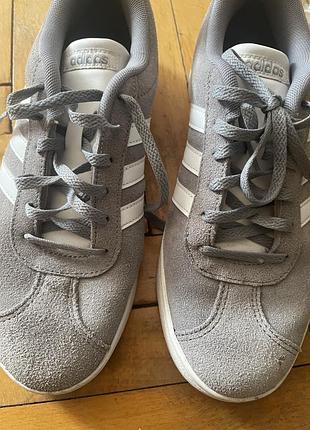 Кросівки adidas